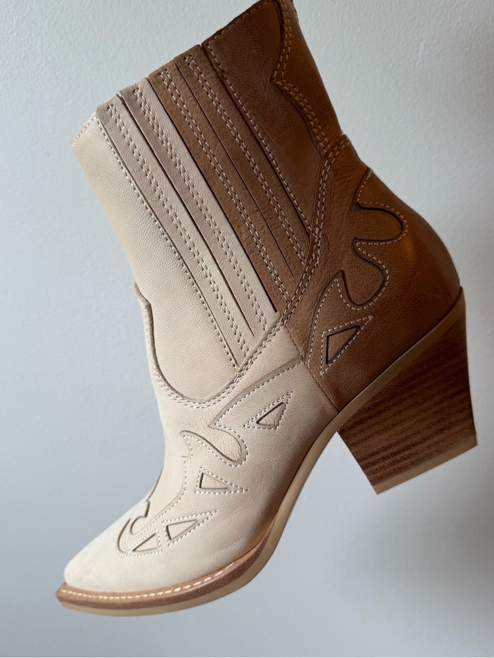 Dolce Vita Ramson Western Ankle Boots - Picture 7 of 10